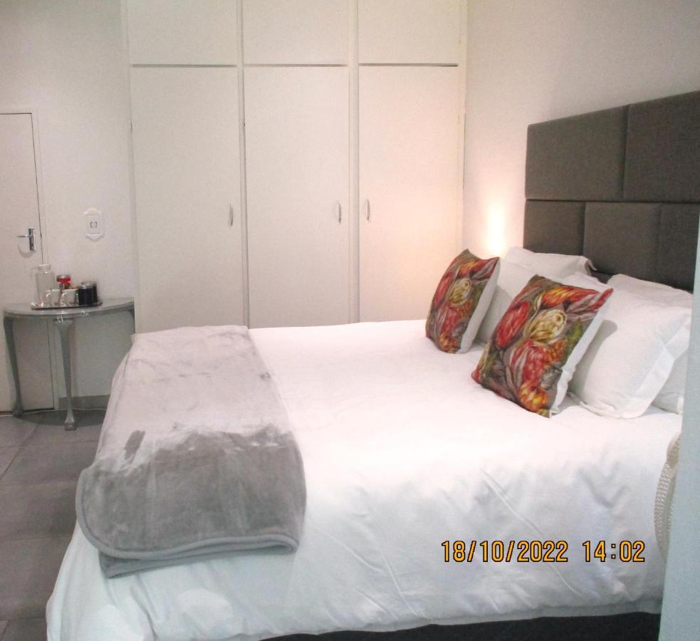 Lekker Rus Apartamento Bloemfontein Exterior foto
