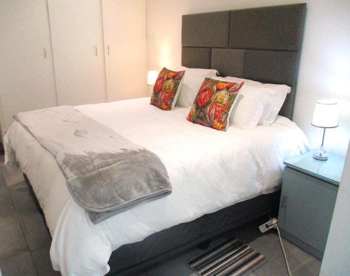 Lekker Rus Apartamento Bloemfontein Exterior foto